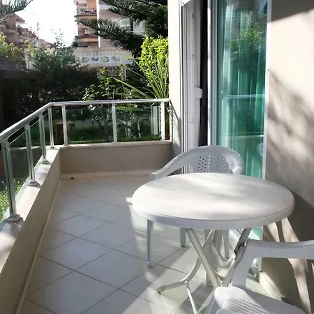 Уютные Апартаменты В Отличном Районе Apartament *