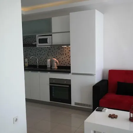 Уютные Апартаменты В Отличном Районе Apartament *