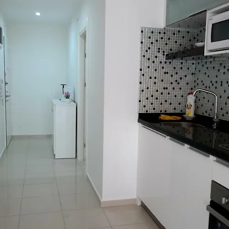 Уютные Апартаменты В Отличном Районе Apartament *