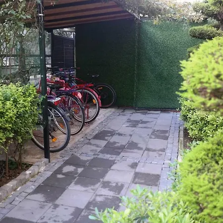 Уютные Апартаменты В Отличном Районе Apartament *